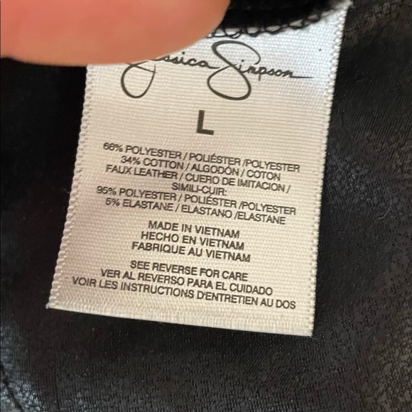 Jessica Simpson zip up jacket, knit. Black and white two toned size large - Picture 6 of 7